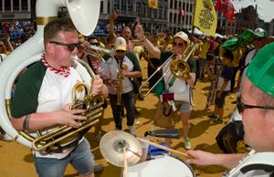 Le Piccalilli Project performs after the combat